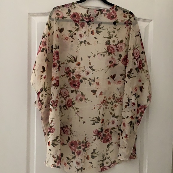 Floral Kimono Top - Picture 4 of 4